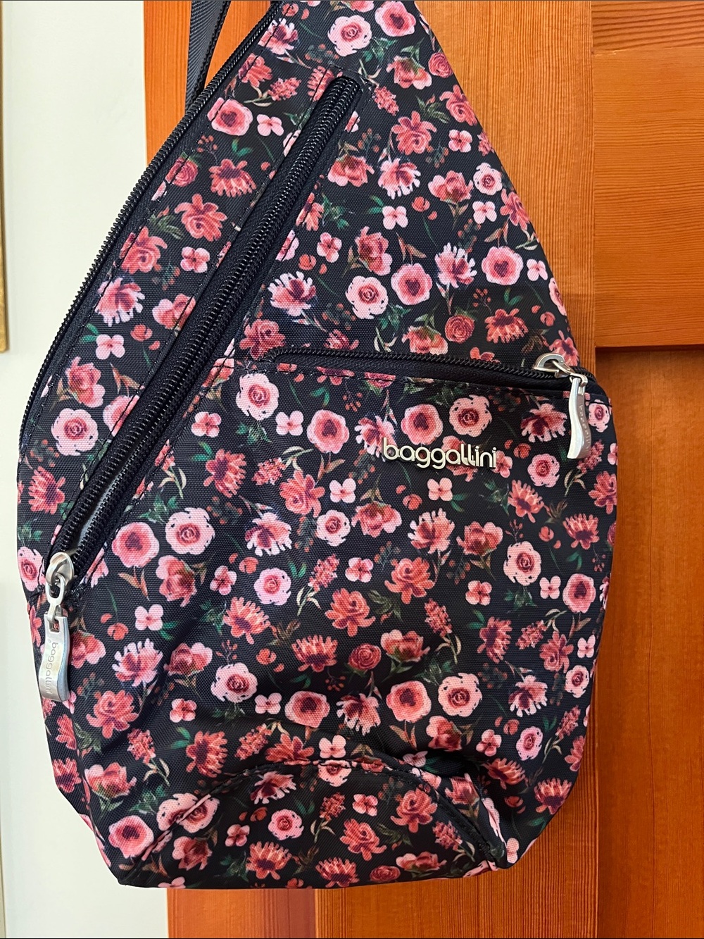 Baggalini Flowery Cross Body - Picture 3 of 3